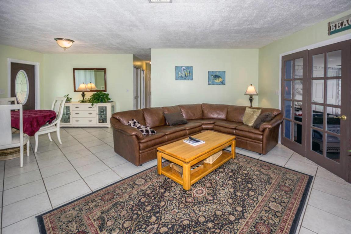 COUNTRY CLUB ACRES 5 - Residential