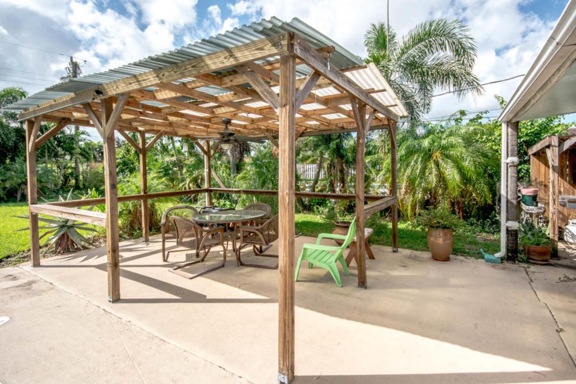 COUNTRY CLUB ACRES 5 - Residential