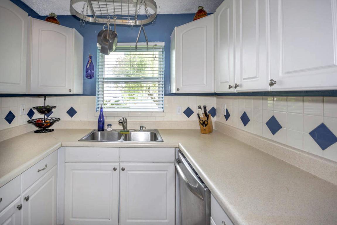 COUNTRY CLUB ACRES 5 - Residential