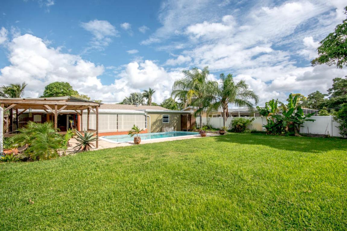 COUNTRY CLUB ACRES 5 - Residential