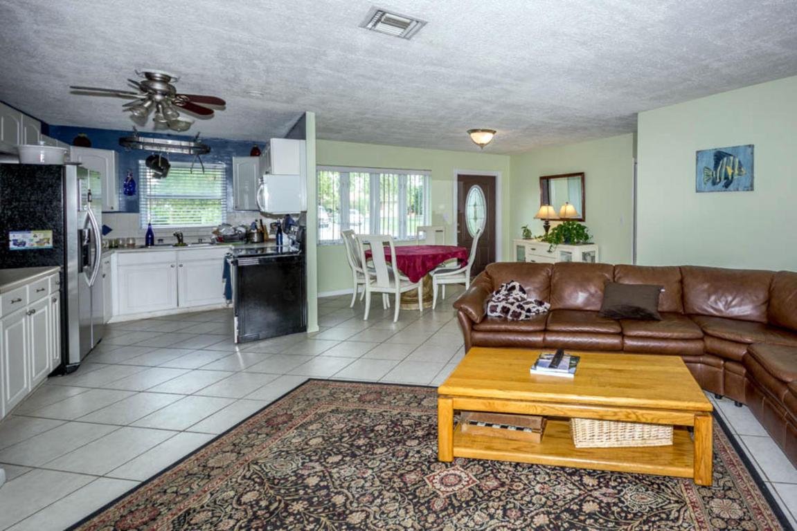 COUNTRY CLUB ACRES 5 - Residential