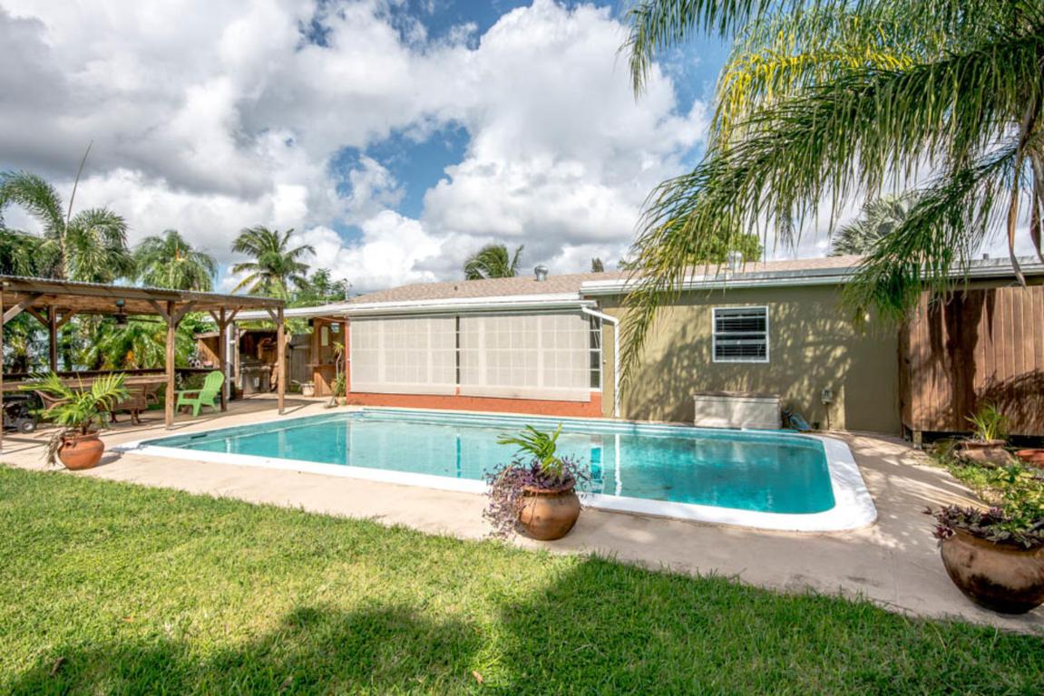 COUNTRY CLUB ACRES 5 - Residential