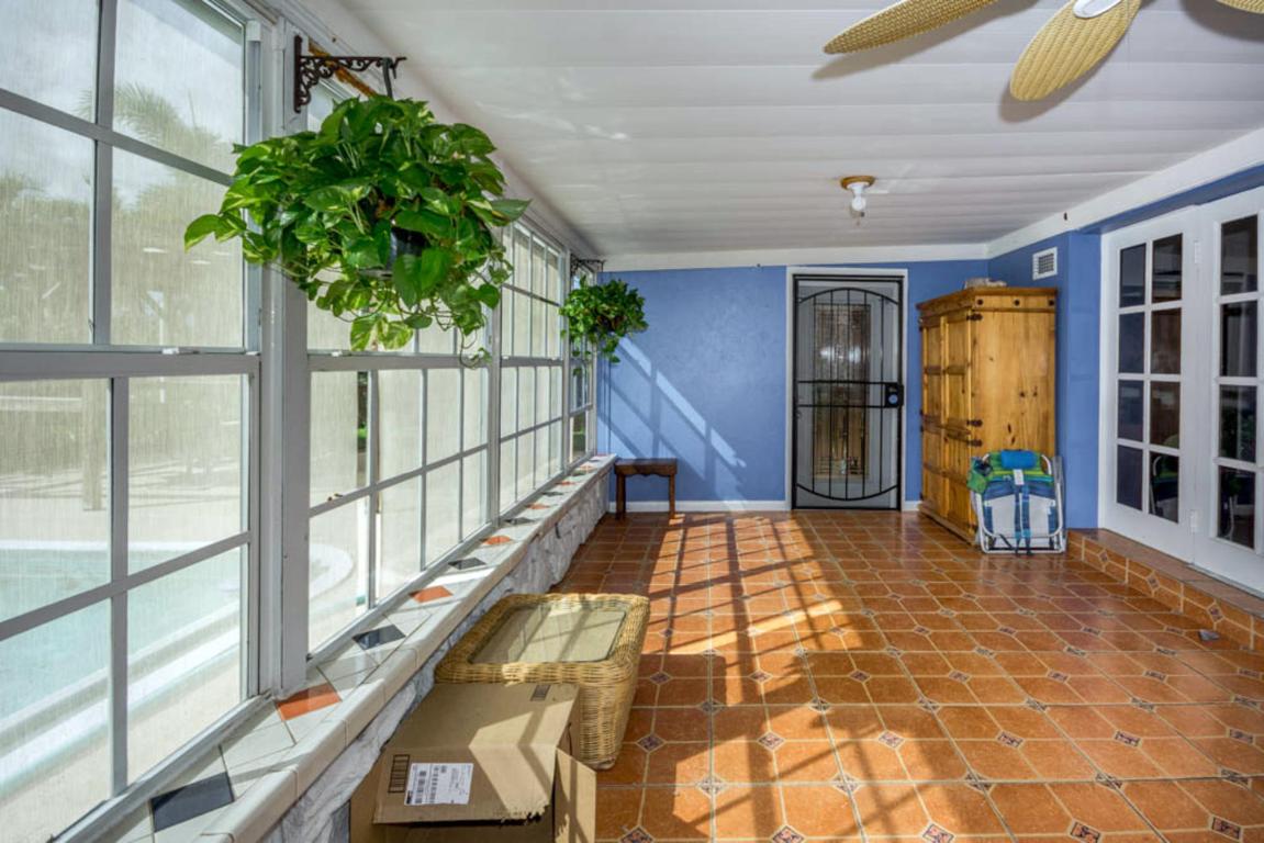 COUNTRY CLUB ACRES 5 - Residential