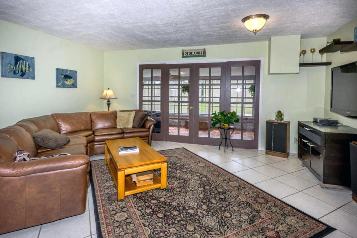 COUNTRY CLUB ACRES 5 - Residential