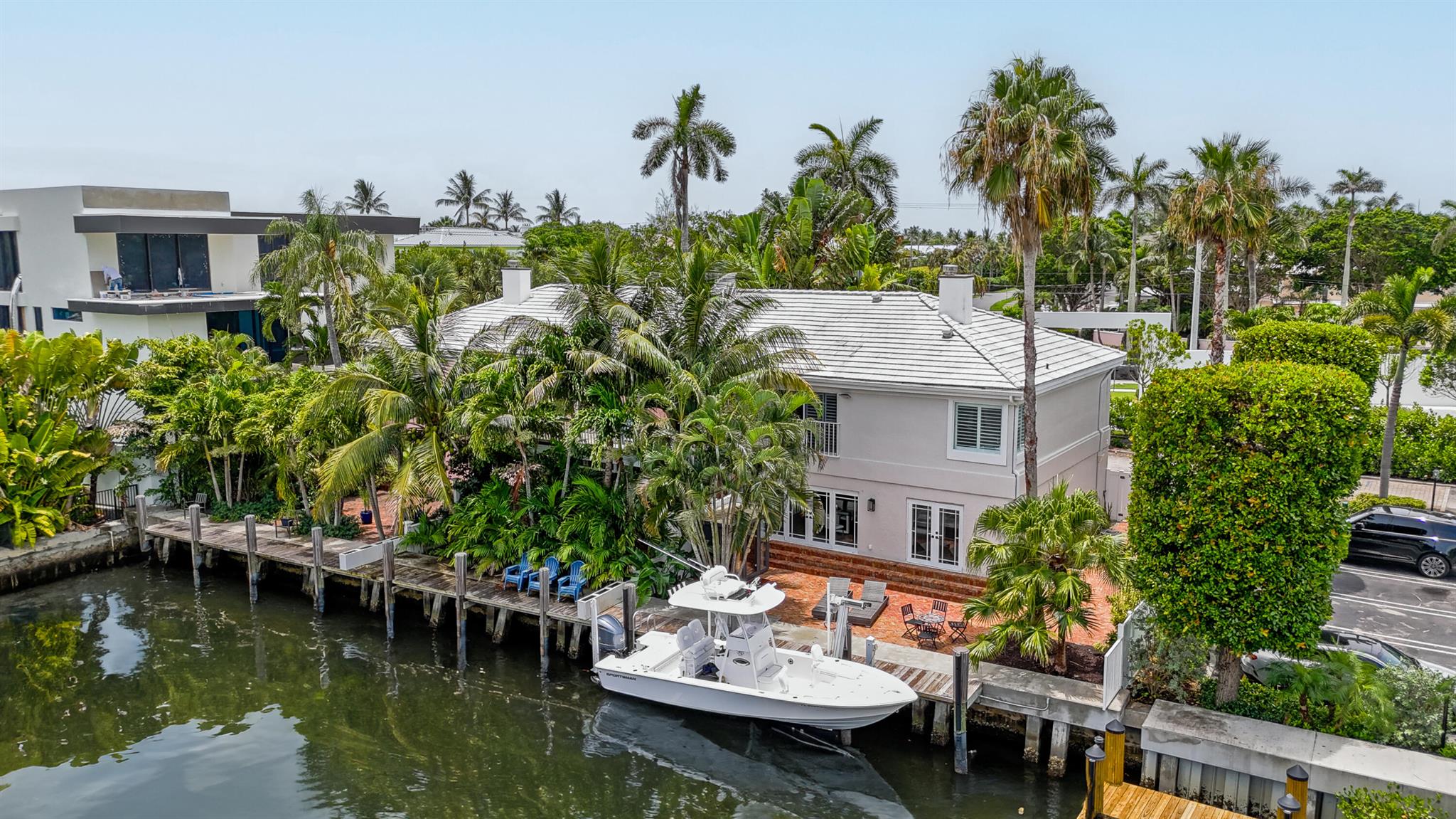 802 Andrews Avenue in Delray Beach is a coastal townhome fully renovated in 2023. It boasts high-impact windows, a modern kitchen with new appliances, and luxurious bathrooms with a steam shower. It includes a 2023 15,000 lb high-speed aluminum boat lift. In 2024, a 3-person Clearlight red light sauna will enhance relaxation. The property offers a one-car garage and off-street parking for three cars or a golf cart, combining convenience with style in a prime location.