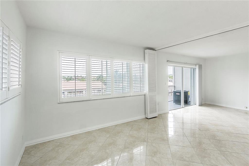 BARCLAY SQUARE - Residential