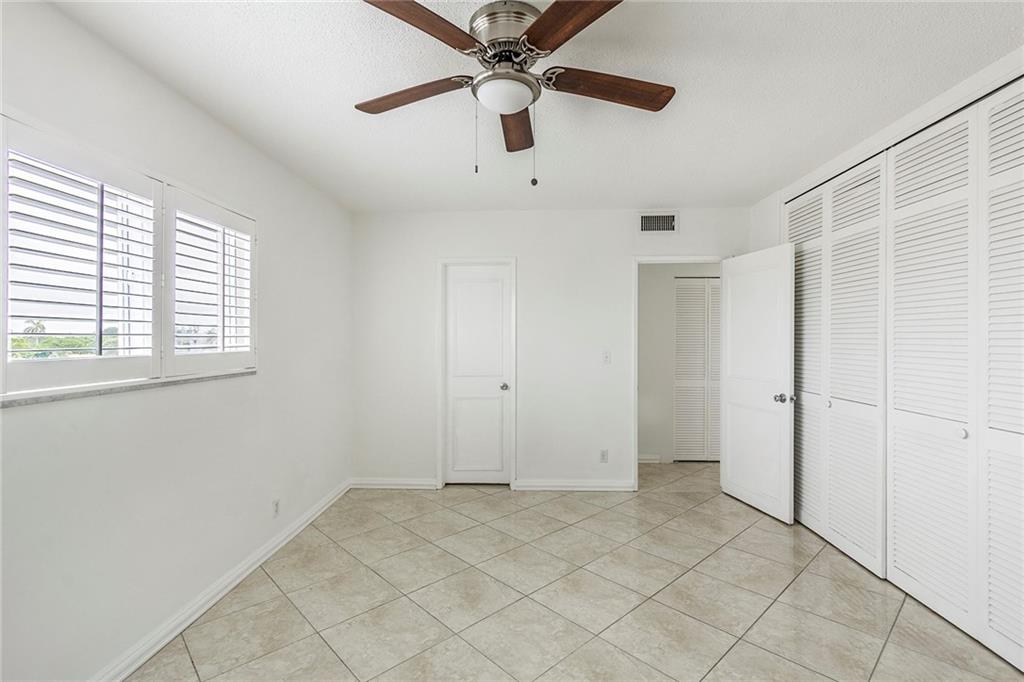 BARCLAY SQUARE - Residential