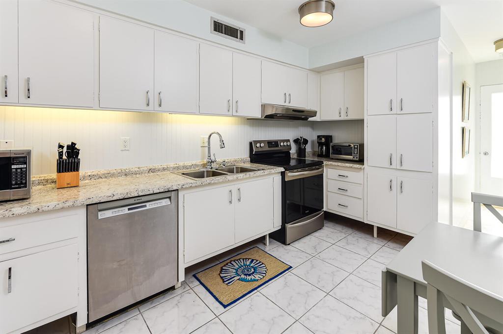 FOUR HUNDRED SO OCEAN BLVD CONDO - Residential