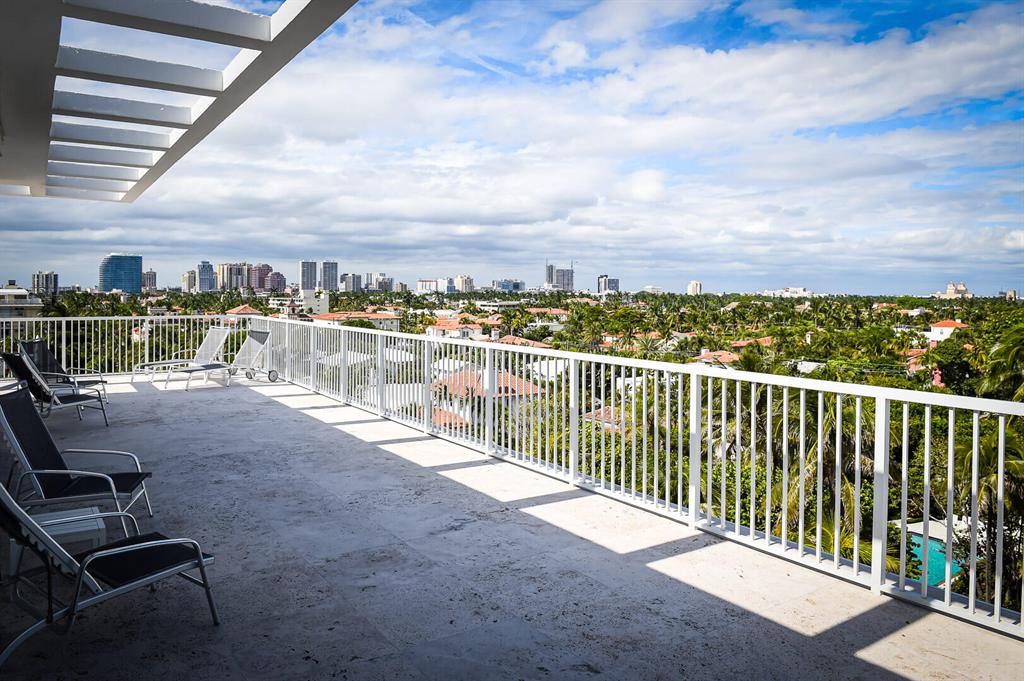 FOUR HUNDRED SO OCEAN BLVD CONDO - Residential