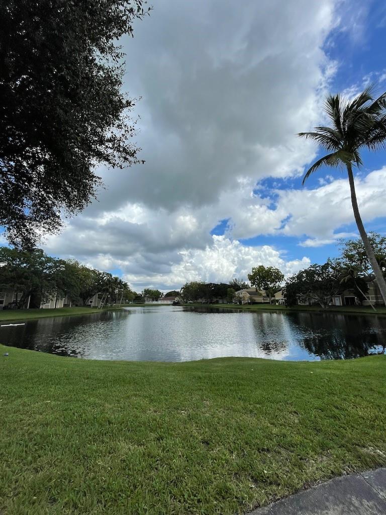 The Palms Of Pembroke Con - Residential Lease