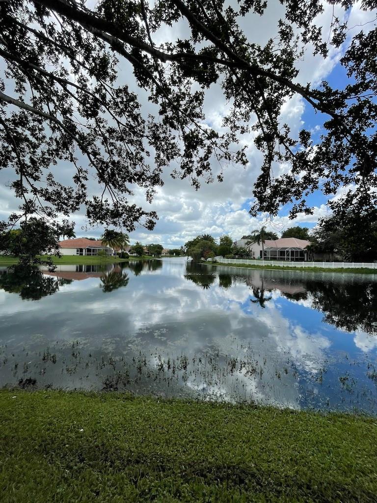 The Palms Of Pembroke Con - Residential Lease