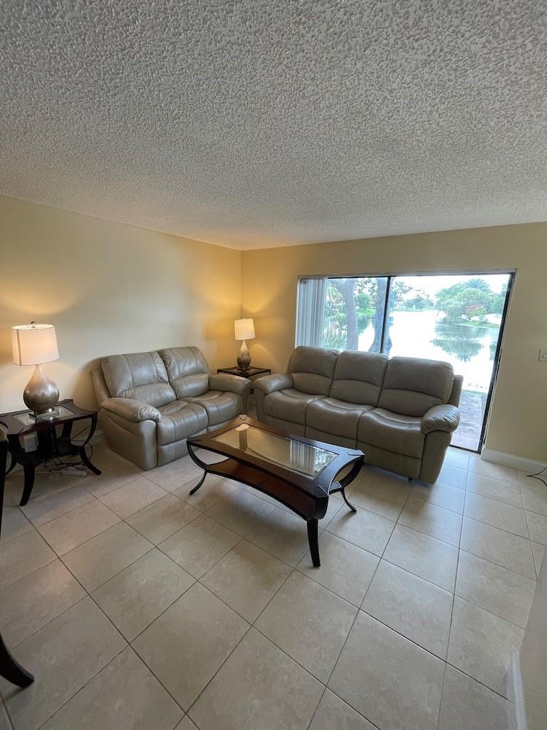 The Palms Of Pembroke Con - Residential Lease