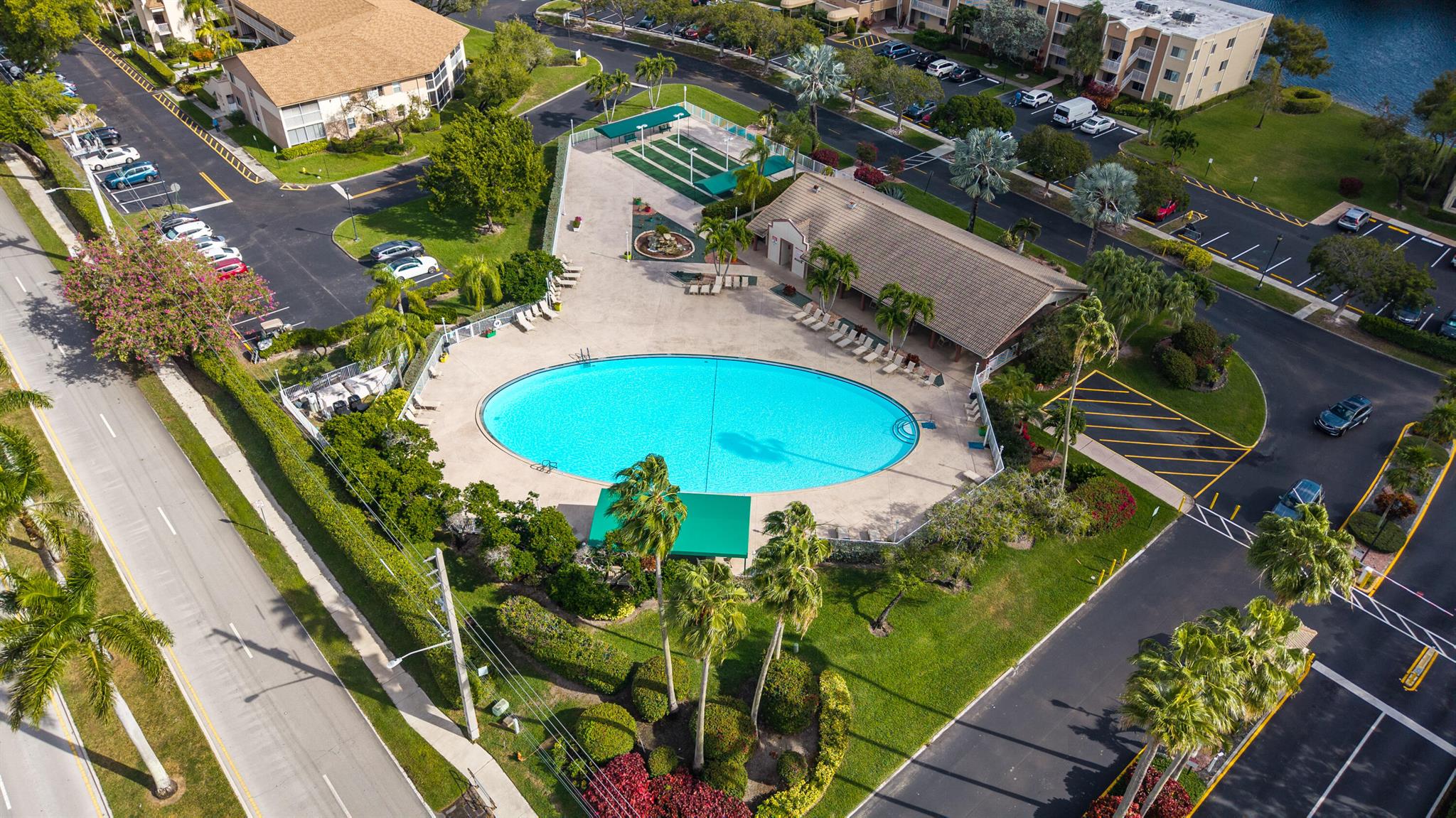 DEVON CONDOMINIUM - Residential