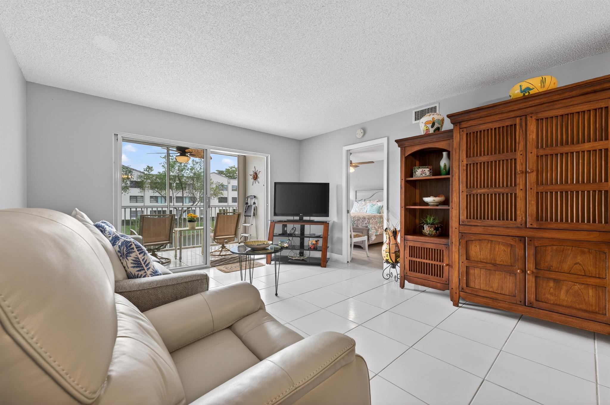 DEVON CONDOMINIUM - Residential