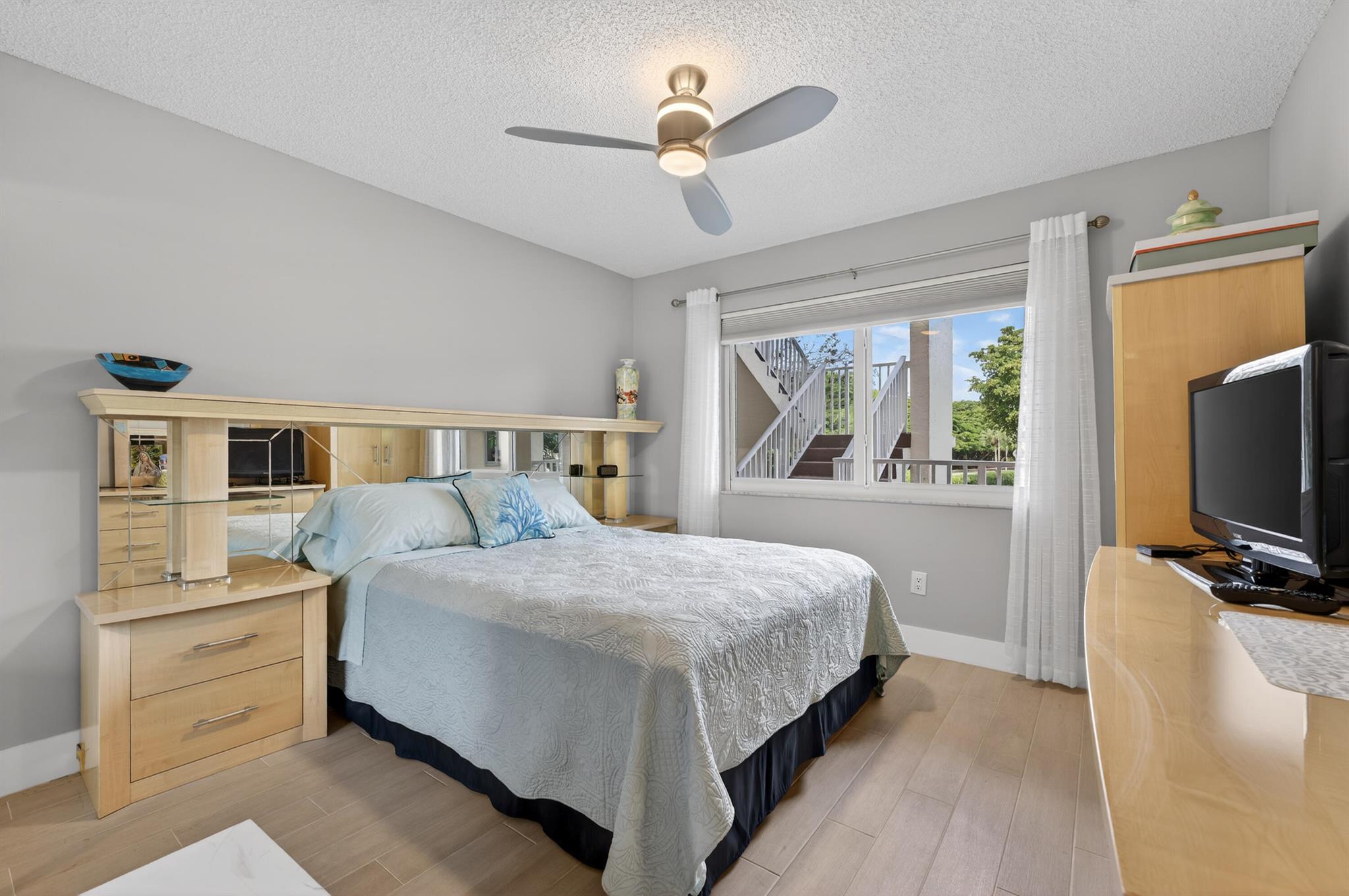 DEVON CONDOMINIUM - Residential