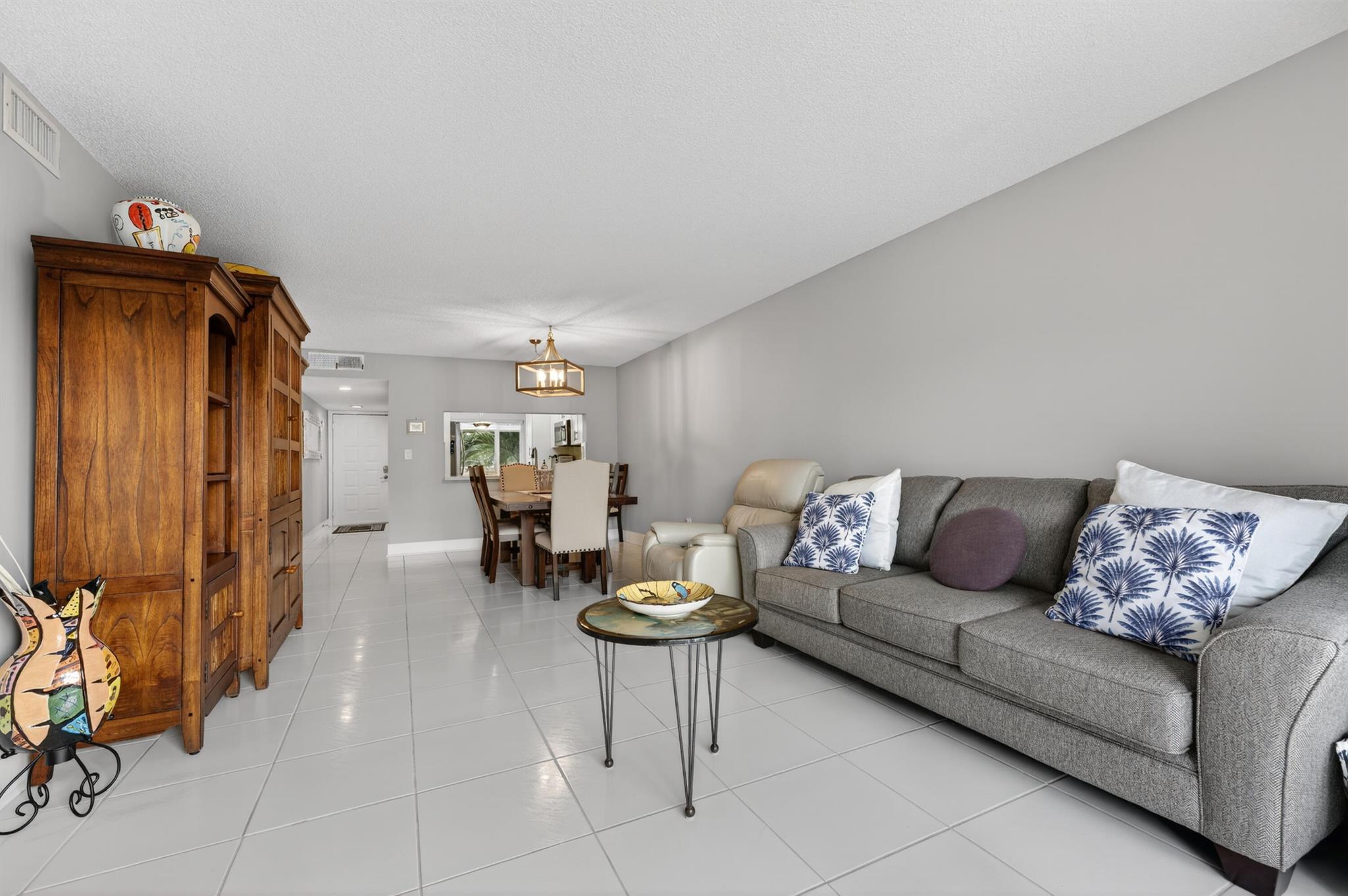 DEVON CONDOMINIUM - Residential