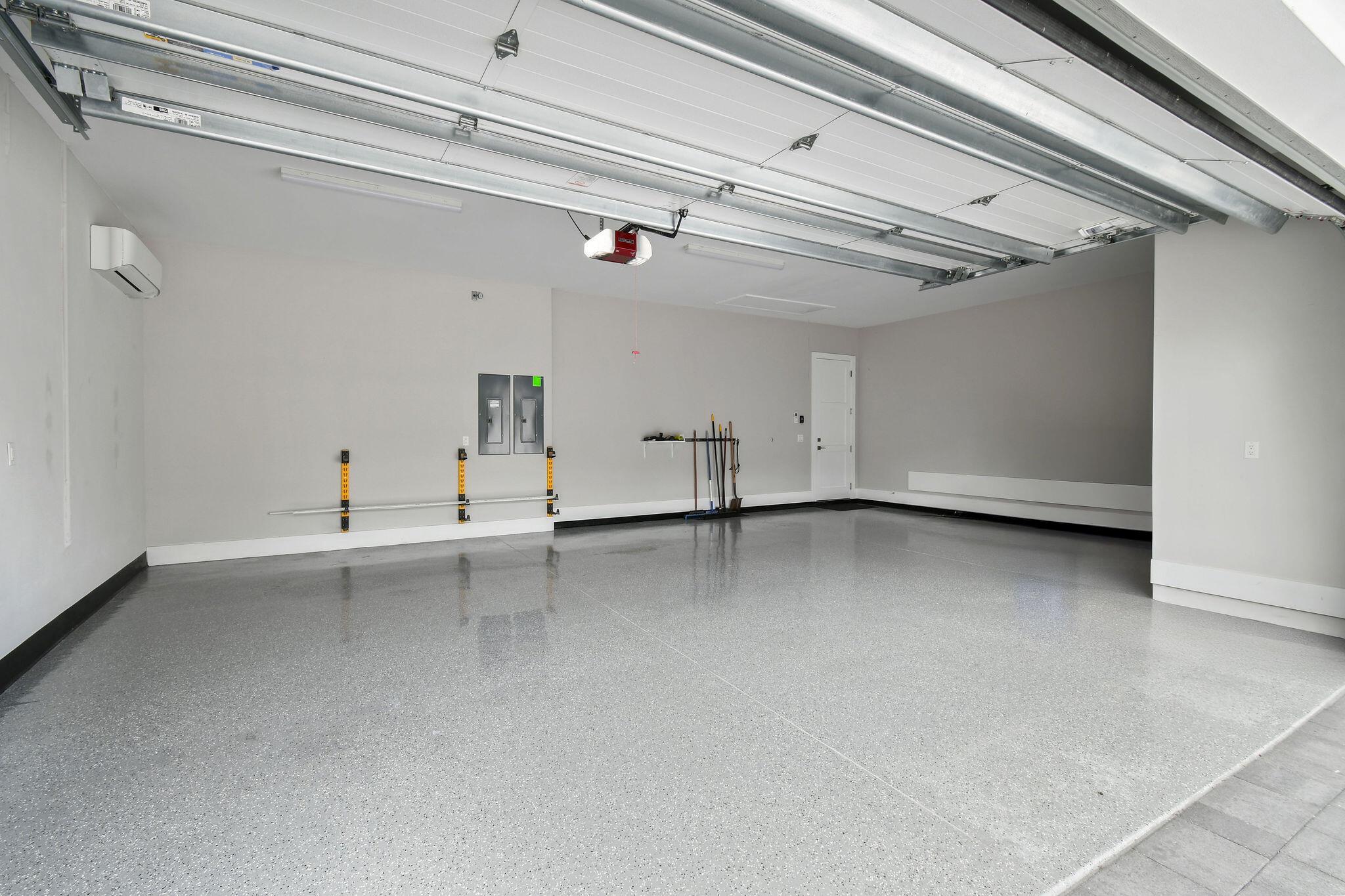 MEDALIST CLUB - Residential