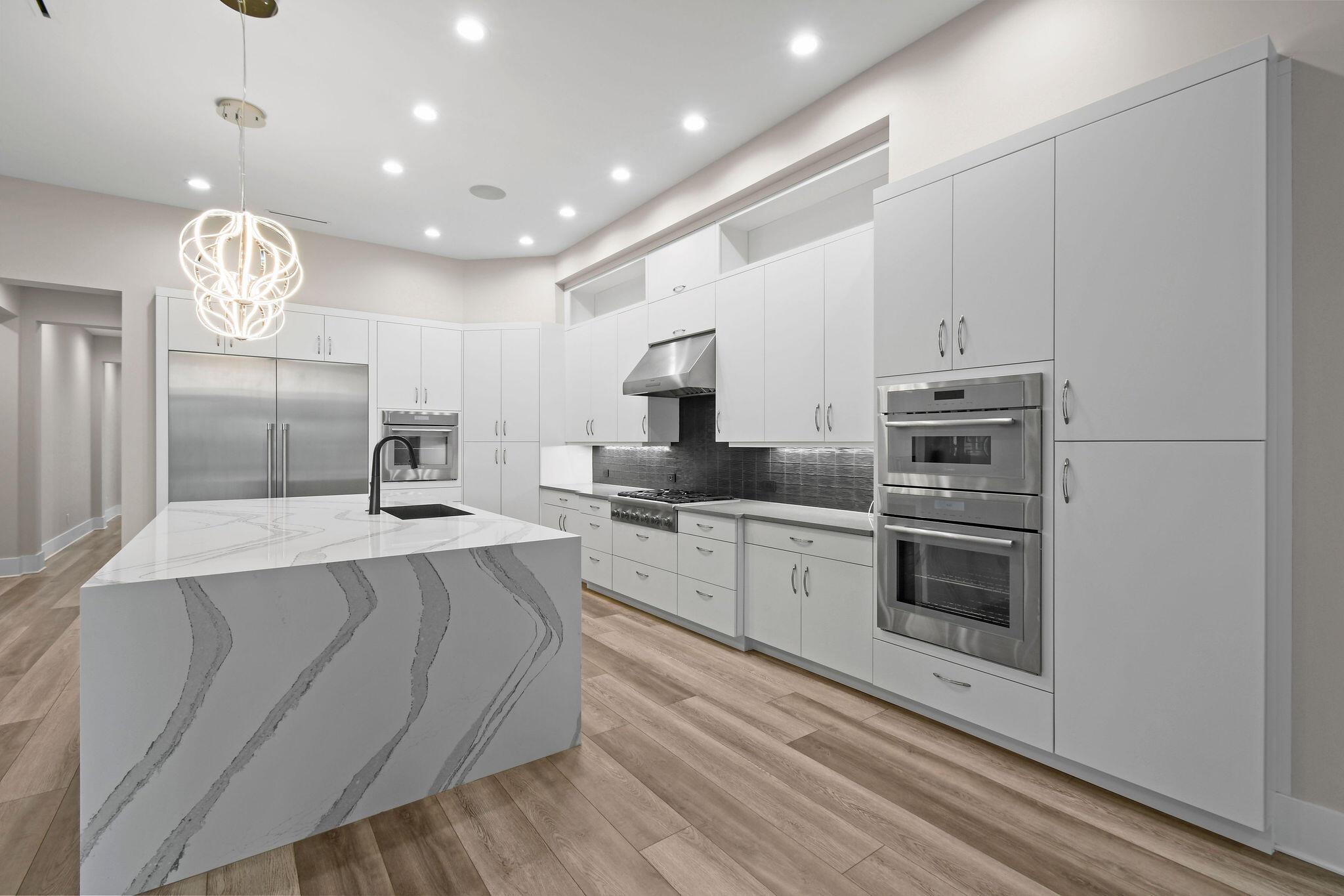 MEDALIST CLUB - Residential