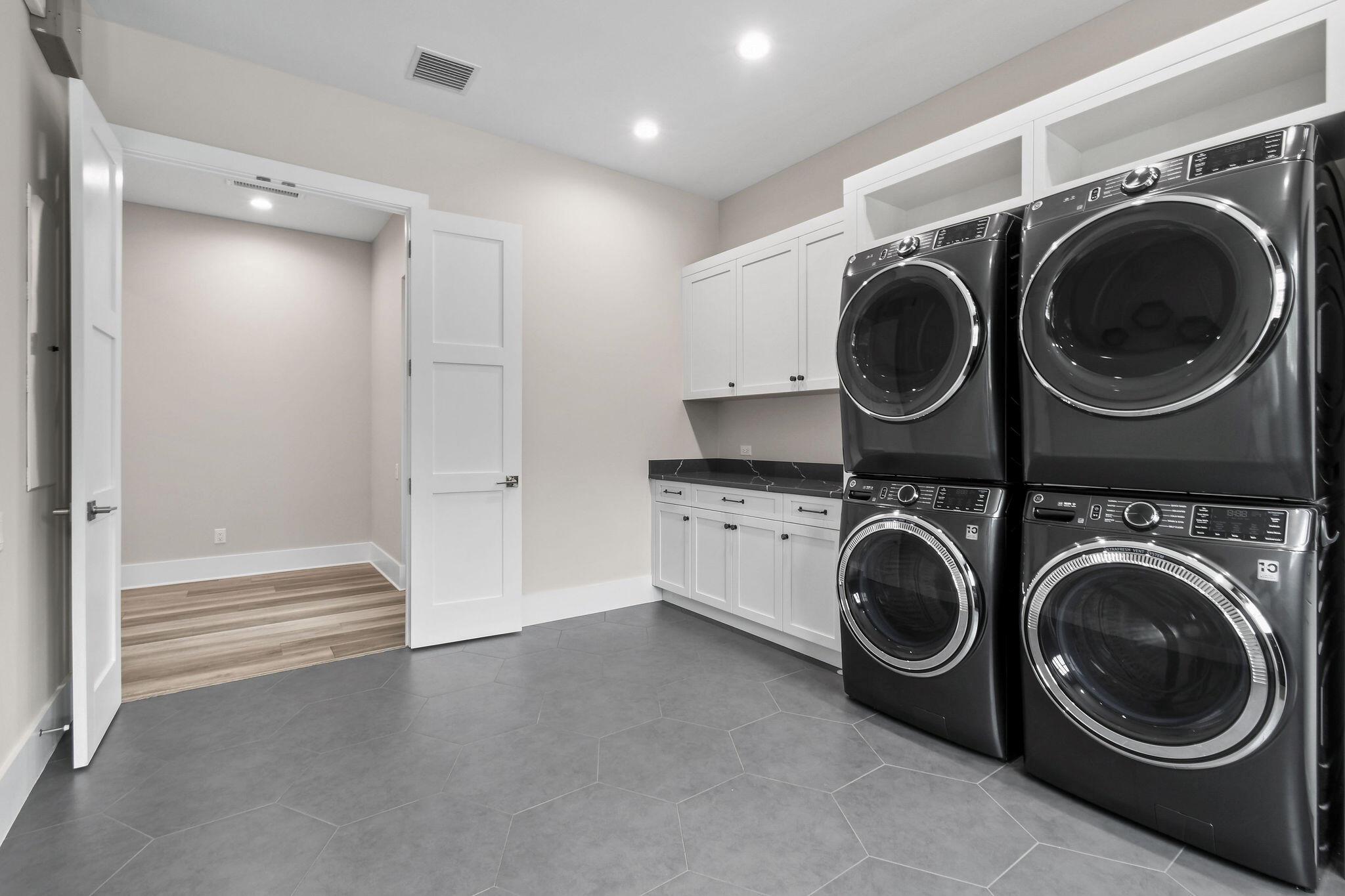 MEDALIST CLUB - Residential