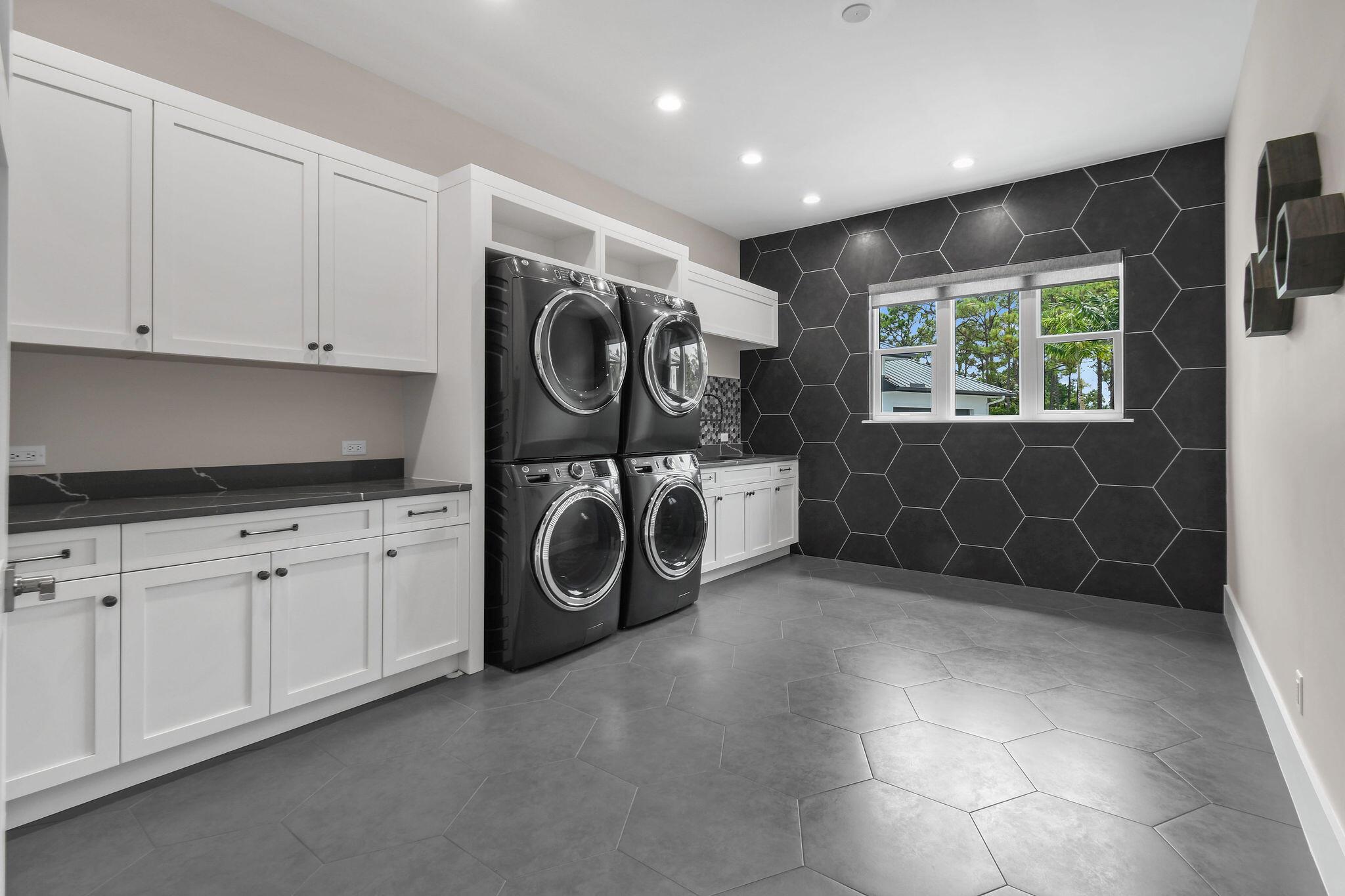 MEDALIST CLUB - Residential