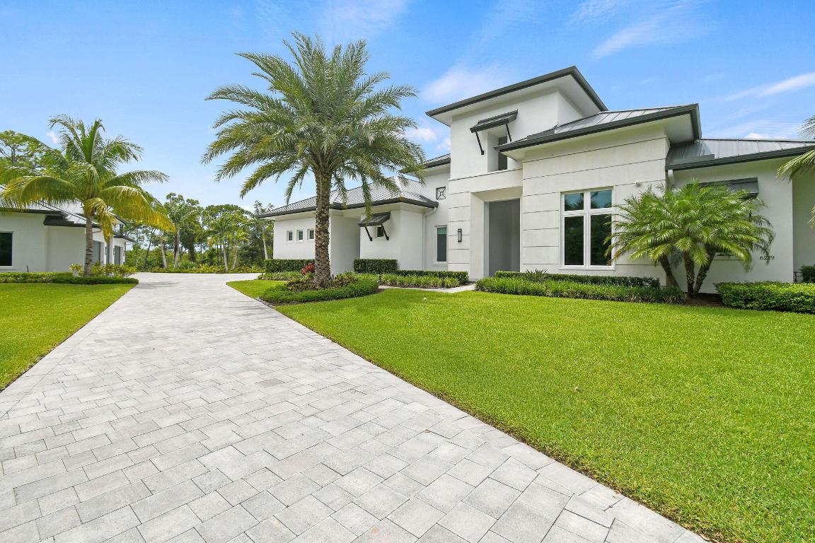 MEDALIST CLUB - Residential