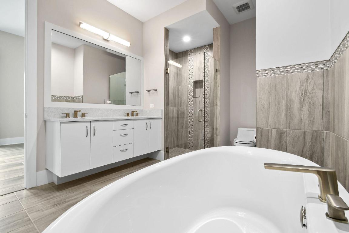 MEDALIST CLUB - Residential