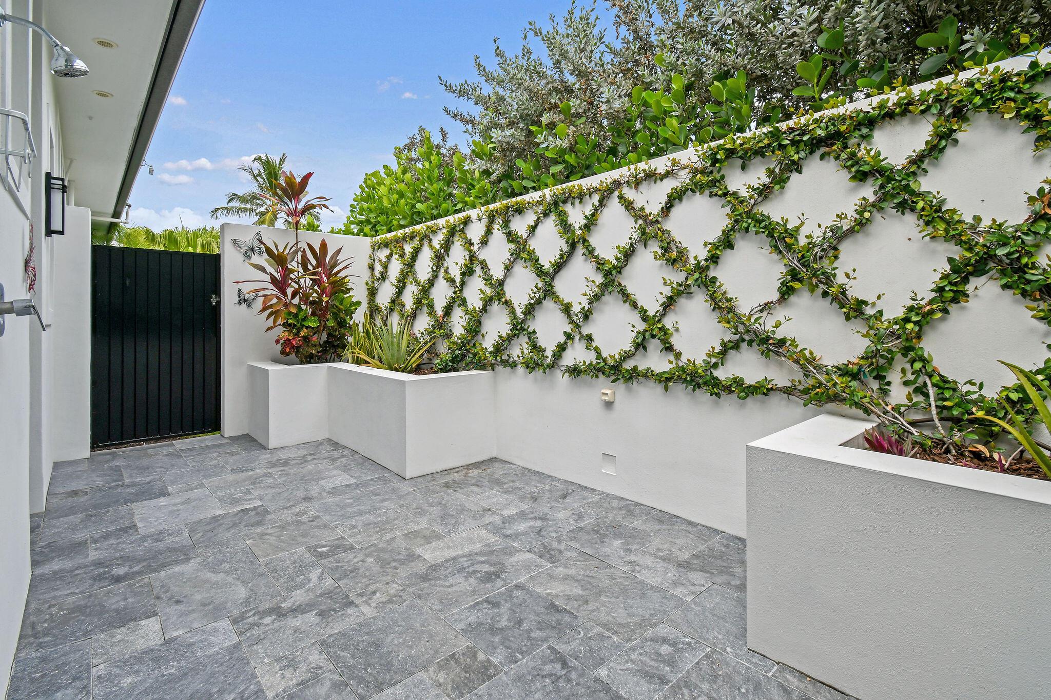 MEDALIST CLUB - Residential