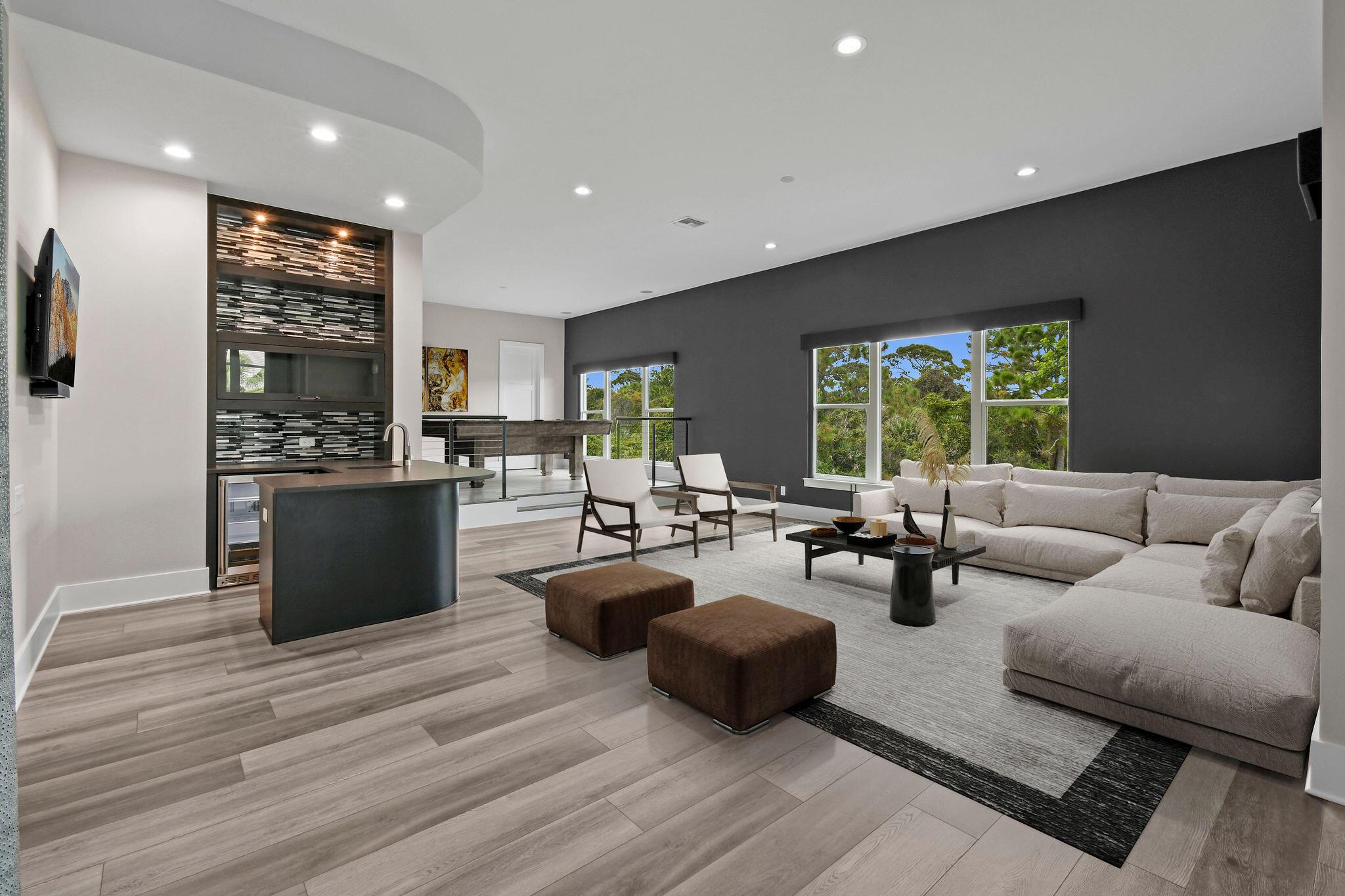 MEDALIST CLUB - Residential