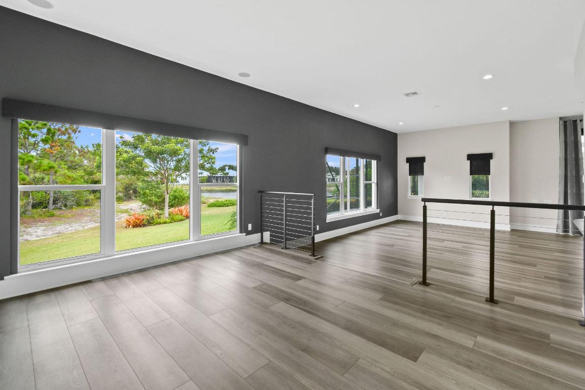 MEDALIST CLUB - Residential