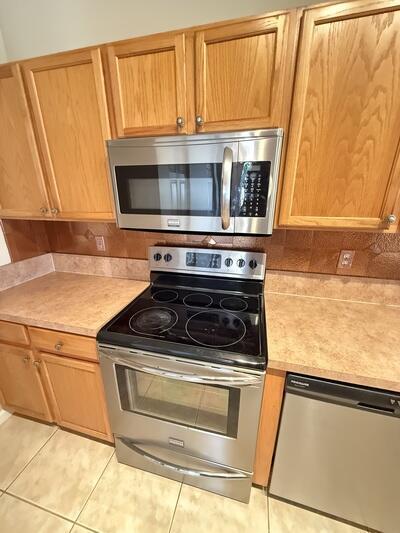 MADISON LAKES - Residential Lease