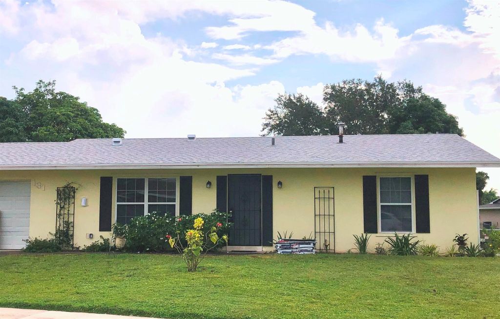 Photo of 131 NE Bracken Road, Port St Lucie, FL 34983 (MLS # R10906747)