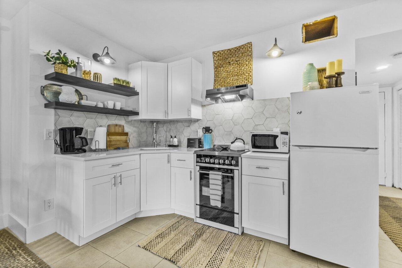 13334 Polo Club Road 207
