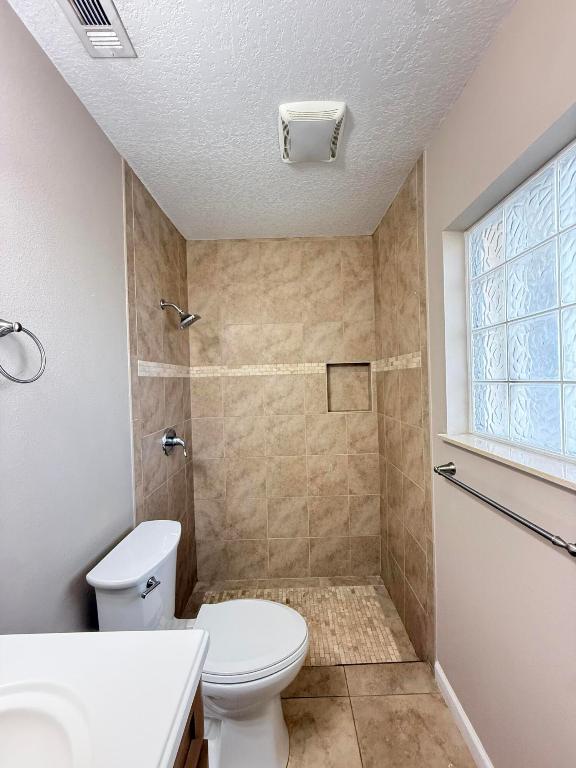 PORT ST LUCIE FLORESTA PINES UNIT 2 - Residential Lease