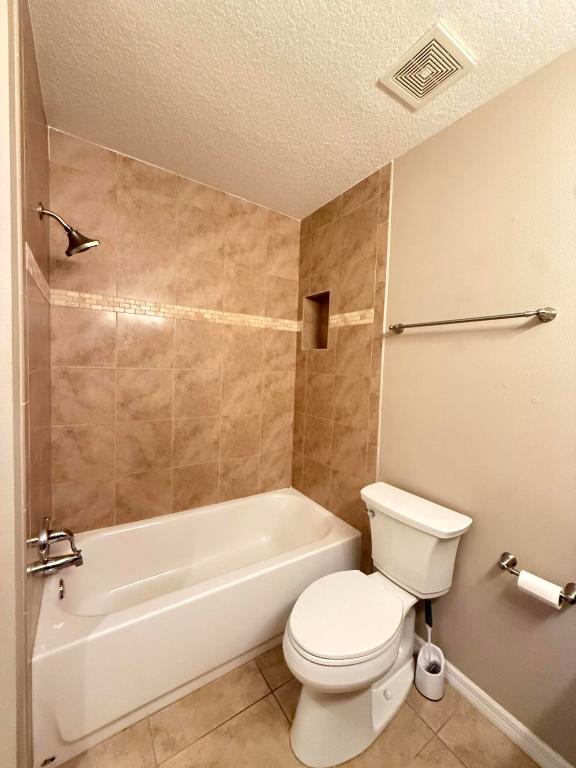 PORT ST LUCIE FLORESTA PINES UNIT 2 - Residential Lease