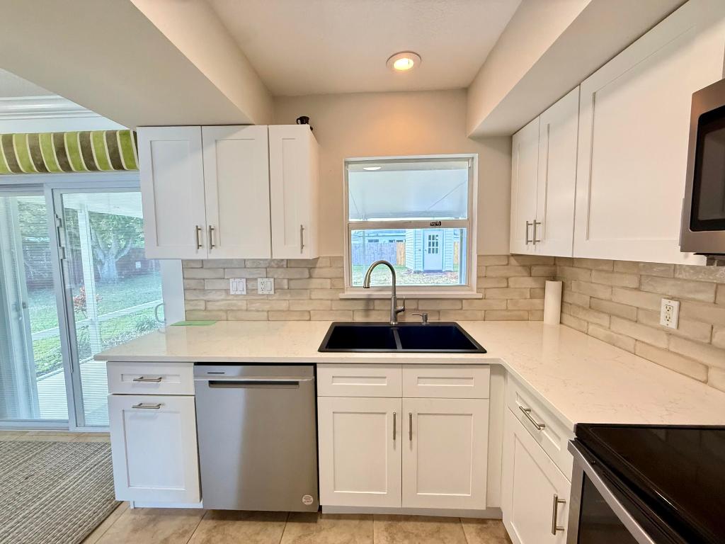 PORT ST LUCIE FLORESTA PINES UNIT 2 - Residential Lease