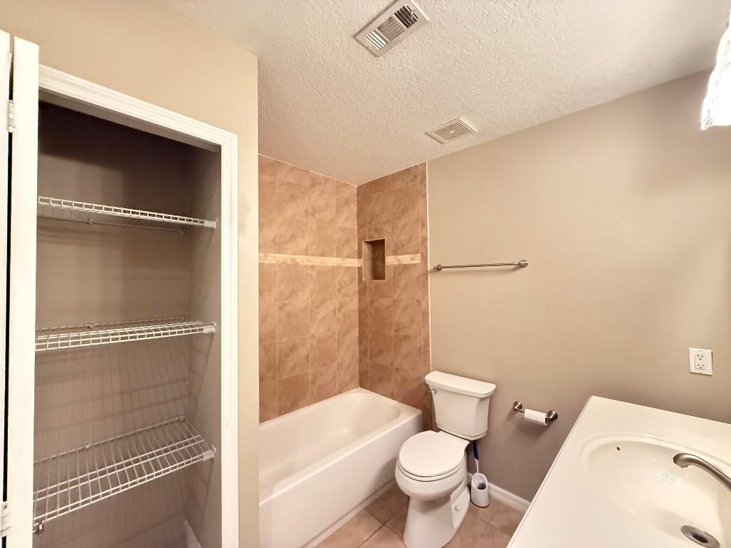 PORT ST LUCIE FLORESTA PINES UNIT 2 - Residential Lease