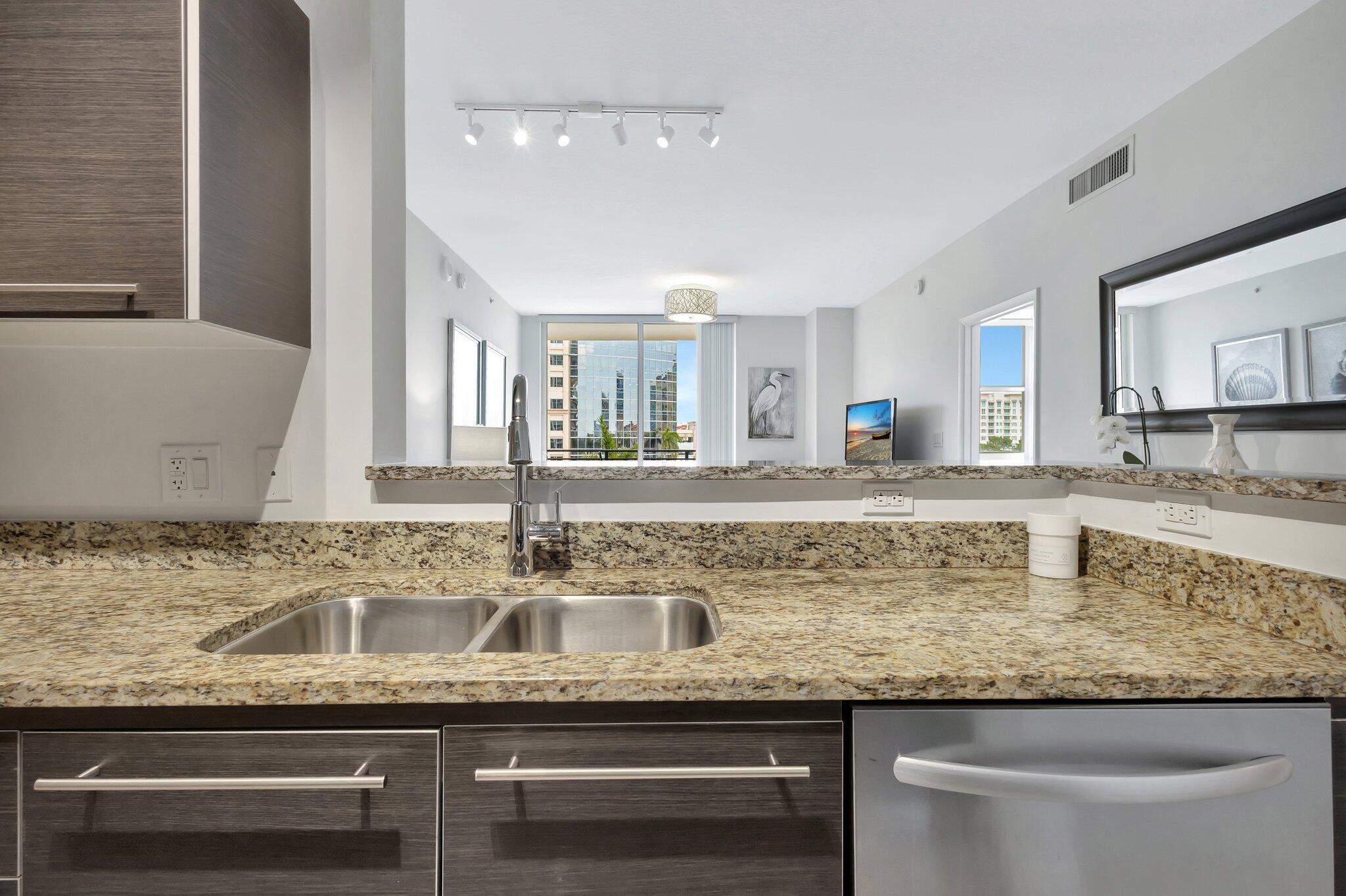 CITYPLACE SOUTH TOWER - Residential Lease