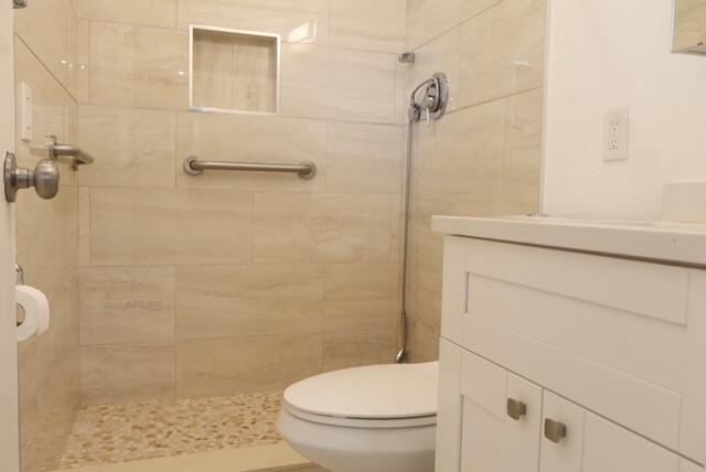 CRYSTAL LAKE VILLAS - Residential