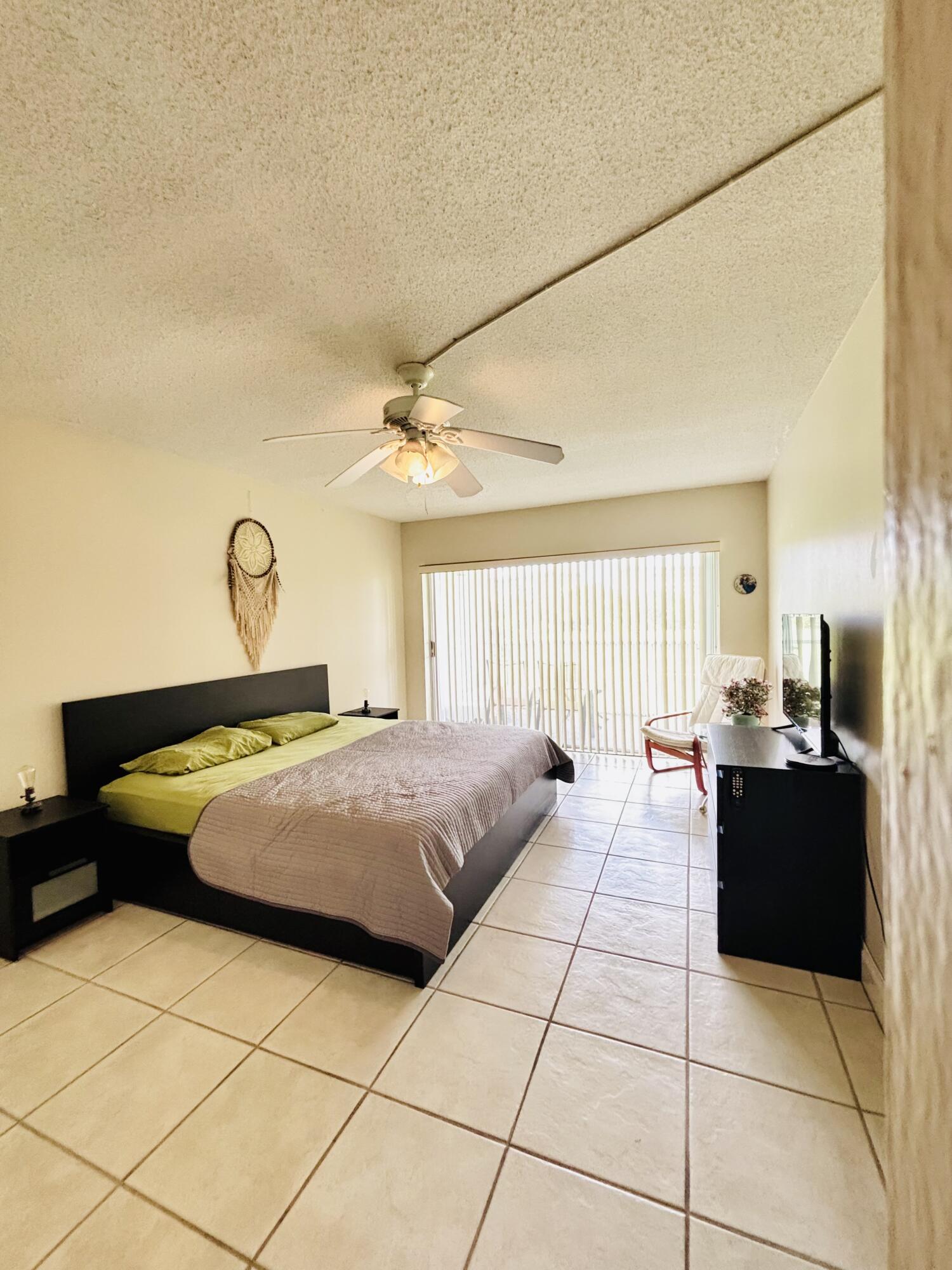 2900 N Palm Aire Drive 206