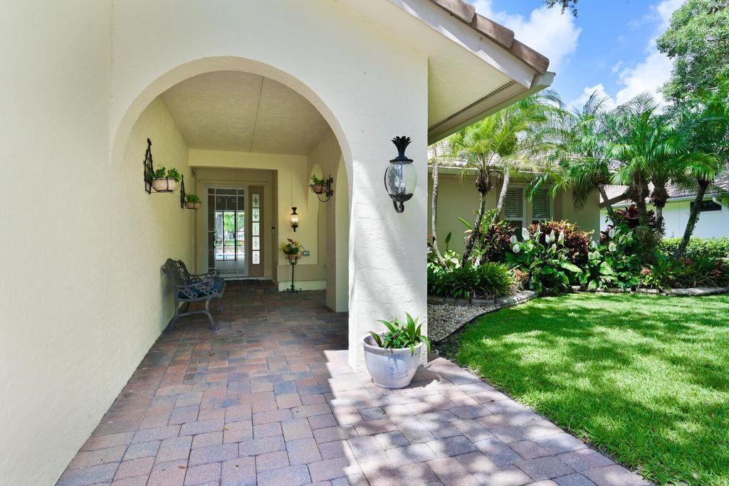 Photo of 166 Bayberry Circle, Jupiter, FL 33458 (MLS # R11101132)