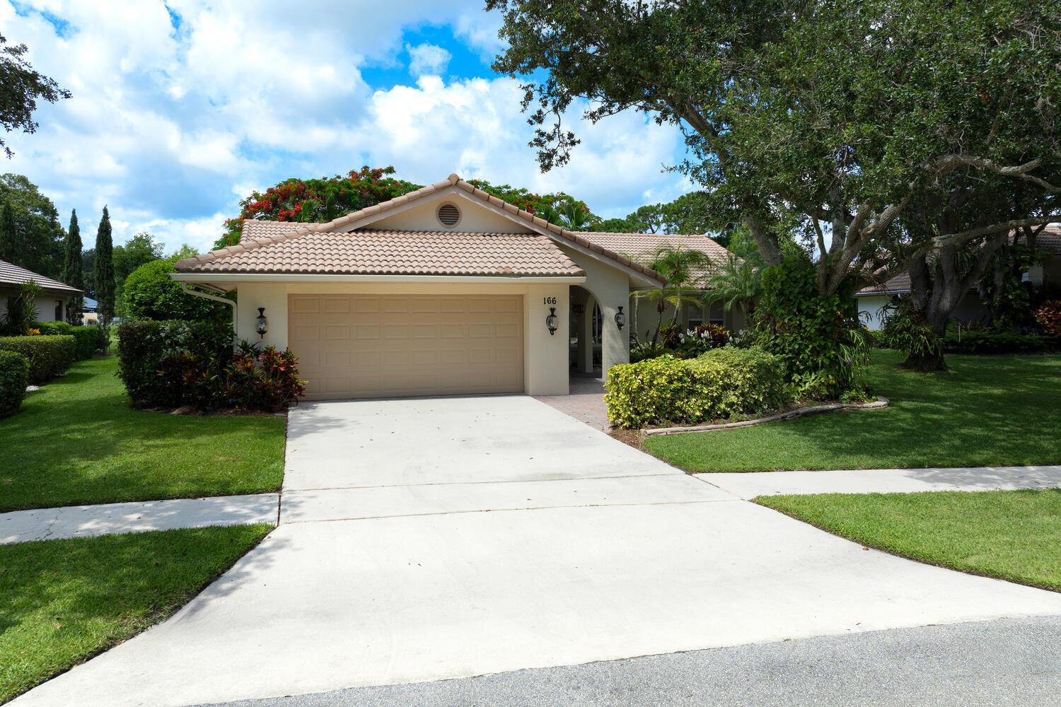 166 Bayberry Circle, Jupiter, FL, 33458/$849,000 2 166 Bayberry Circle