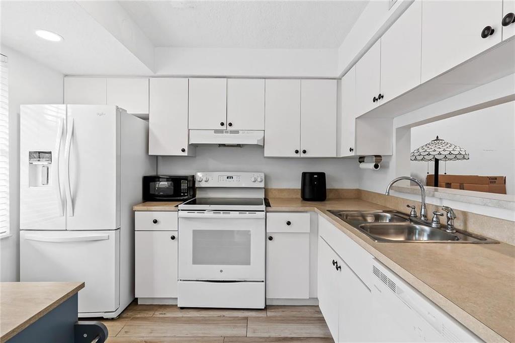 NEAR NORTHWEST - Residential Lease