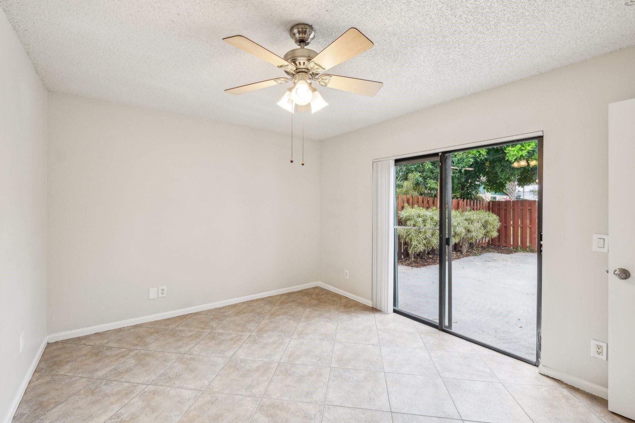 TREE LAKE - Residential