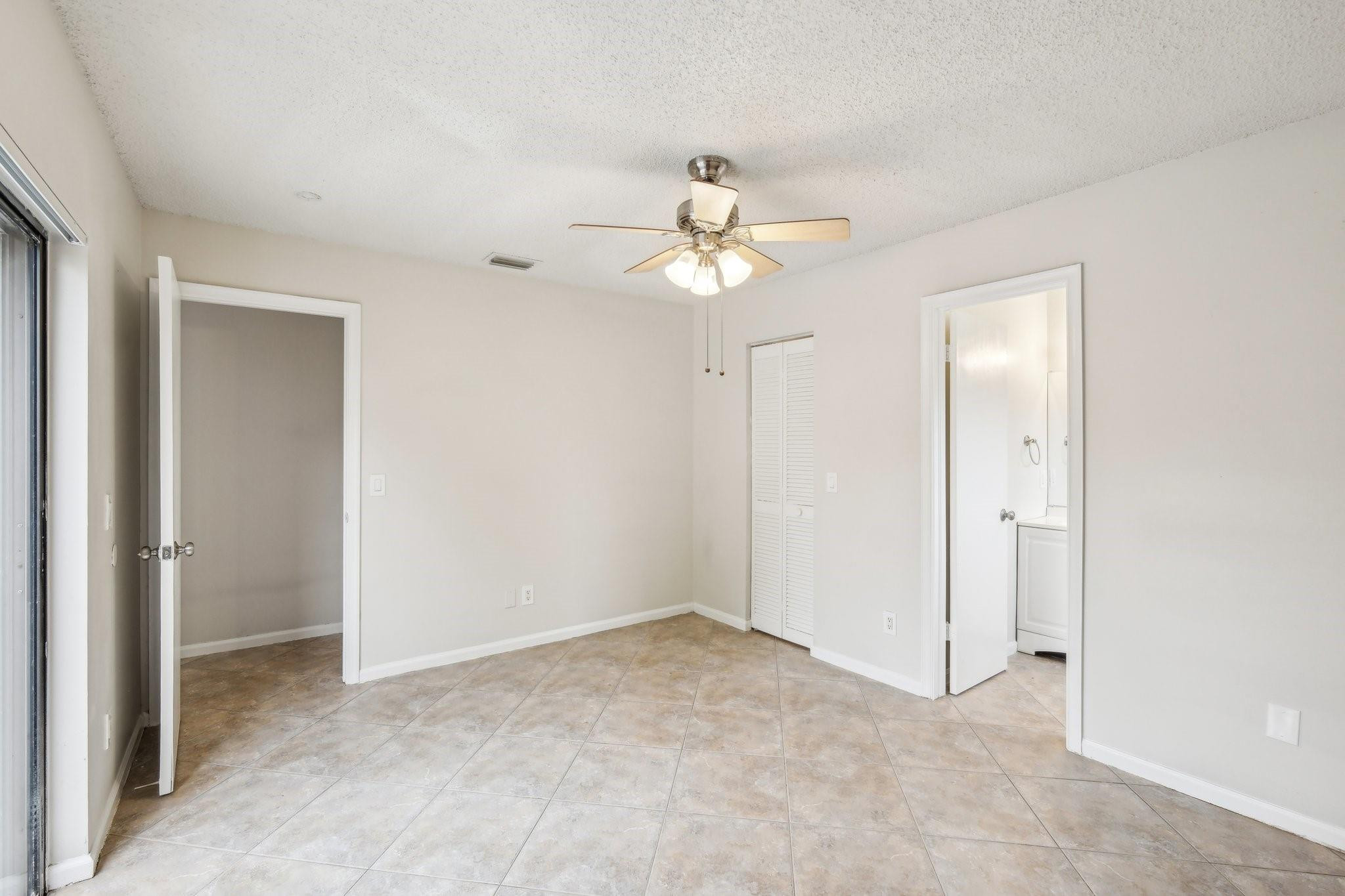 TREE LAKE - Residential