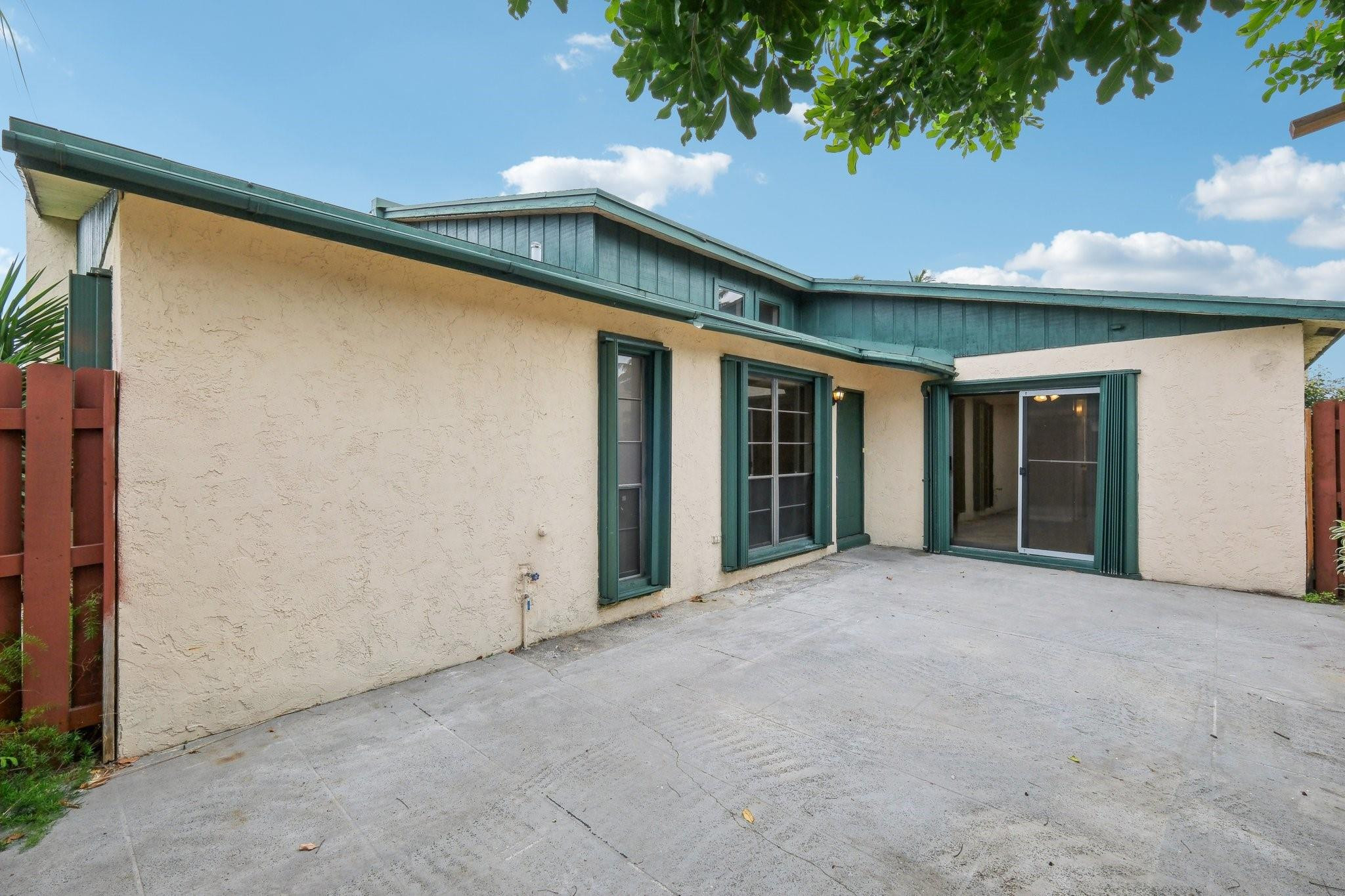 TREE LAKE - Residential