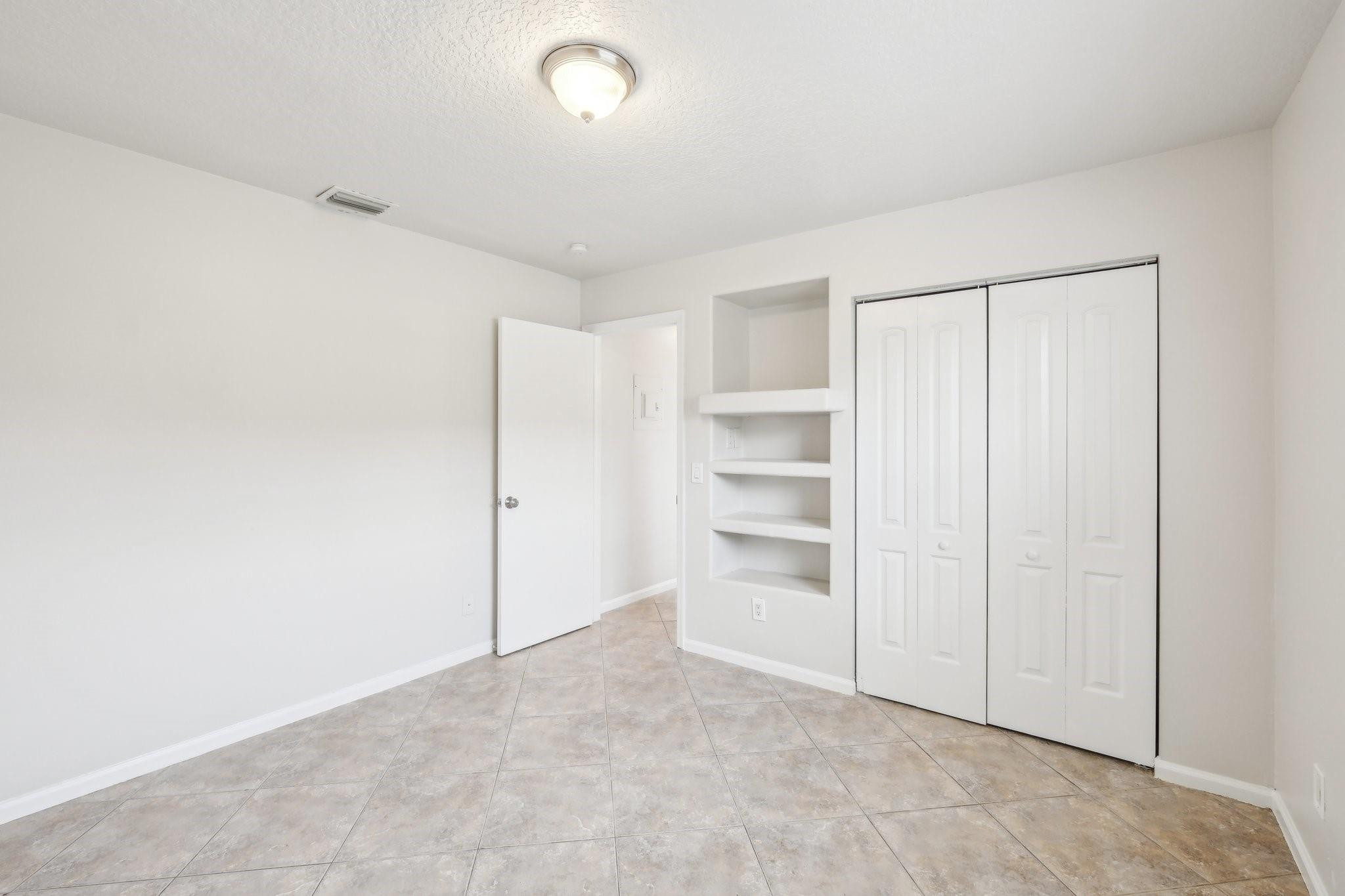 TREE LAKE - Residential