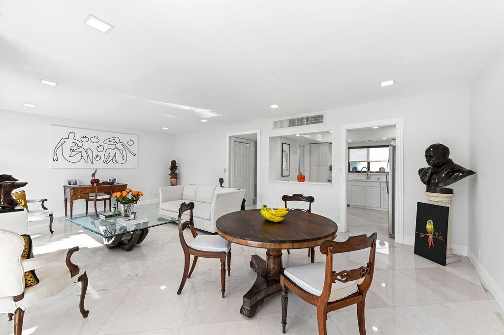 1924 Presidential Way 2-C