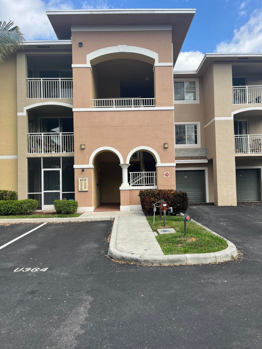 Photo of 6378 Emerald Dunes Drive #104, West Palm Beach, FL 33411 (MLS # R11042806)