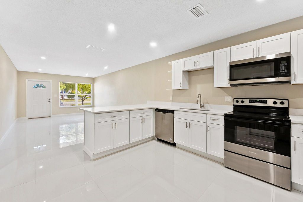 Photo of 3580 NW 110th Avenue #B, Coral Springs, FL 33065 (MLS # F10555724)