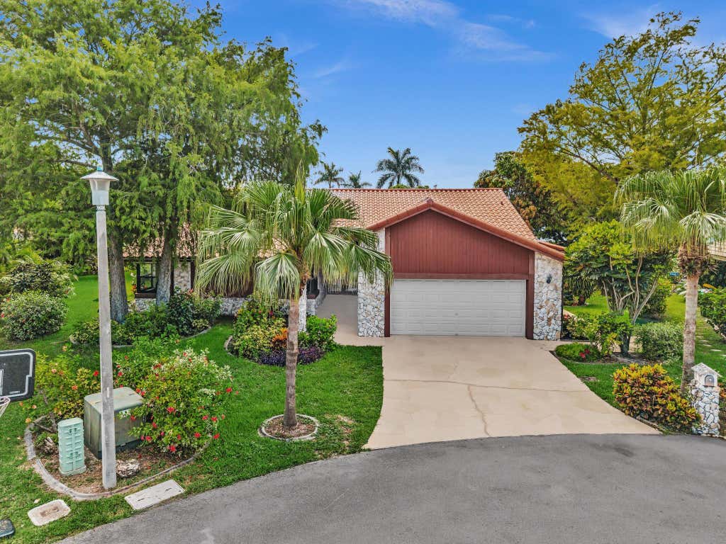 Photo of 7908 NW 85th Terrace, Tamarac, FL 33321 (MLS # B26040261)